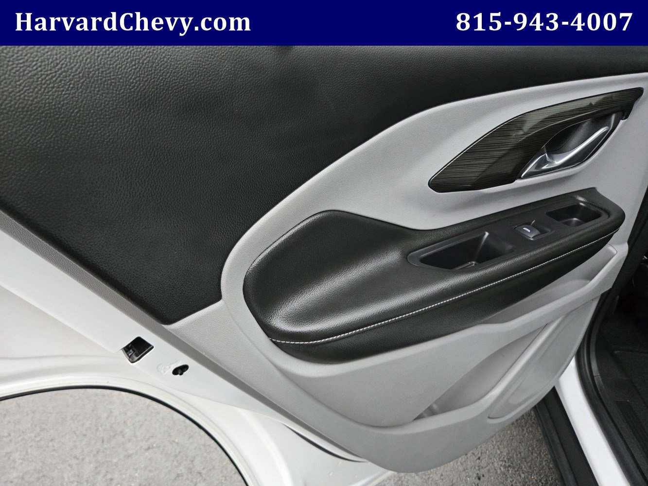 Used 2024 GMC Terrain SLE image 33