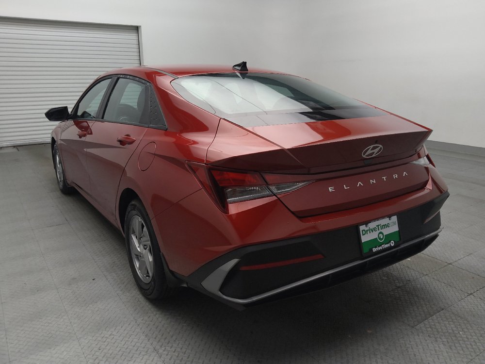 Used 2025 Hyundai Elantra SE FWD image 5