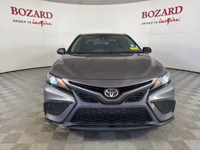 Used 2021 Toyota Camry SE image 2