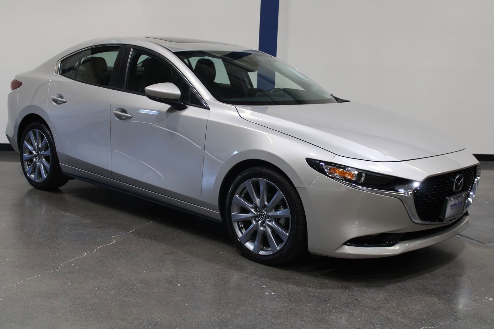 Used 2022 MAZDA MAZDA3 s FWD image 2