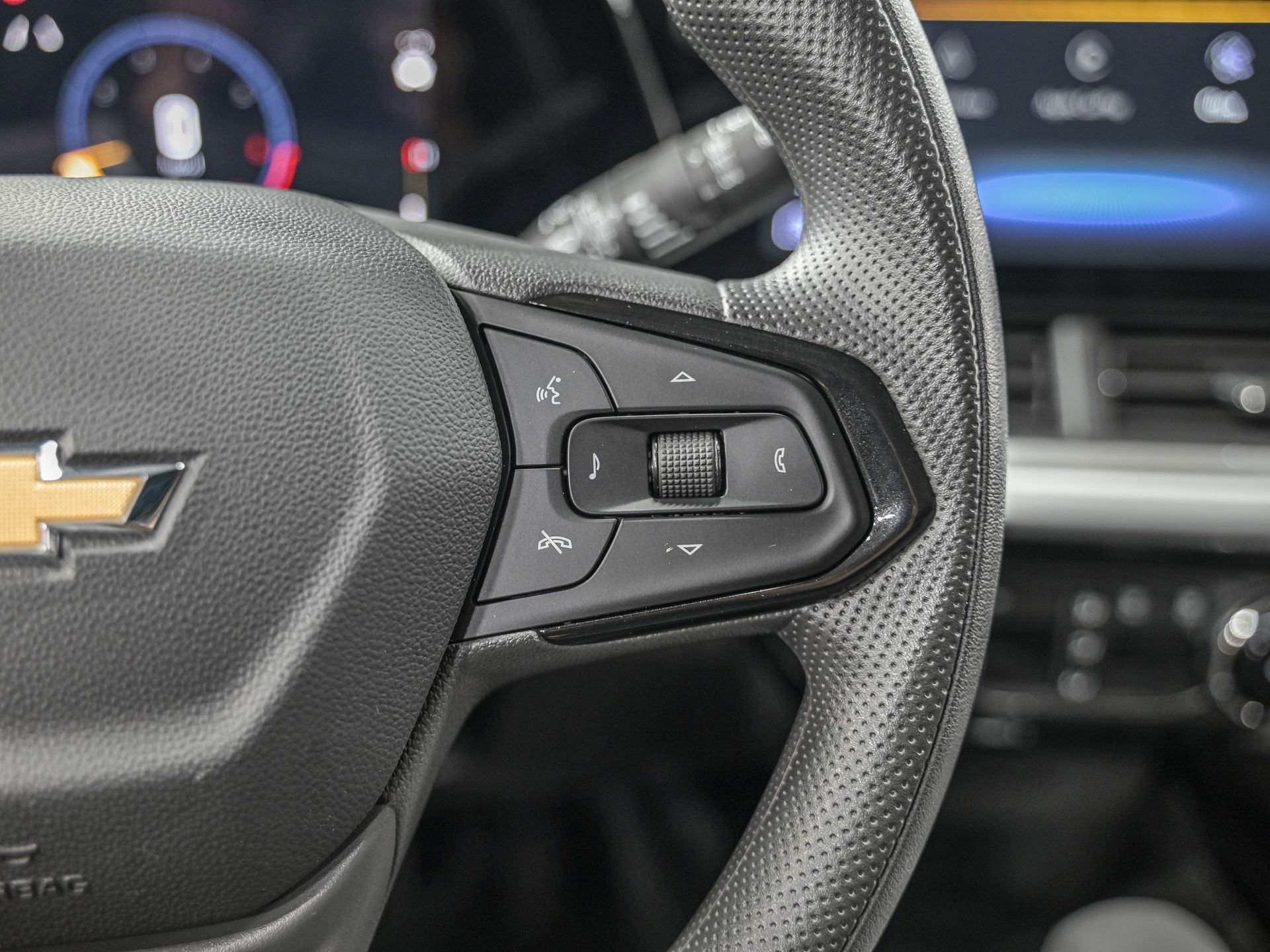 Used 2026 Chevrolet Trax LT w/ LT Convenience Package image 19