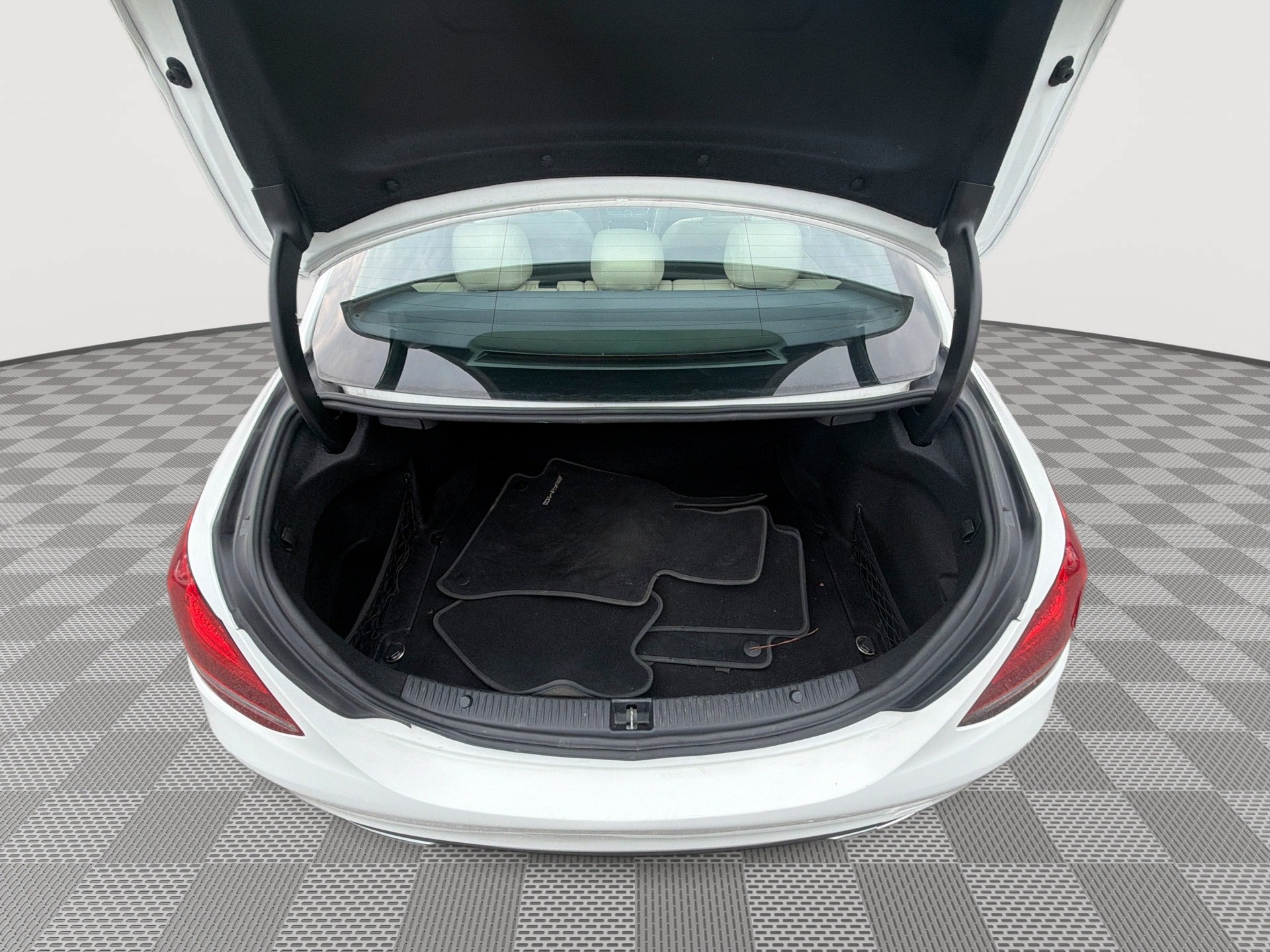 Used 2019 Mercedes-Benz C 300 Sedan image 21