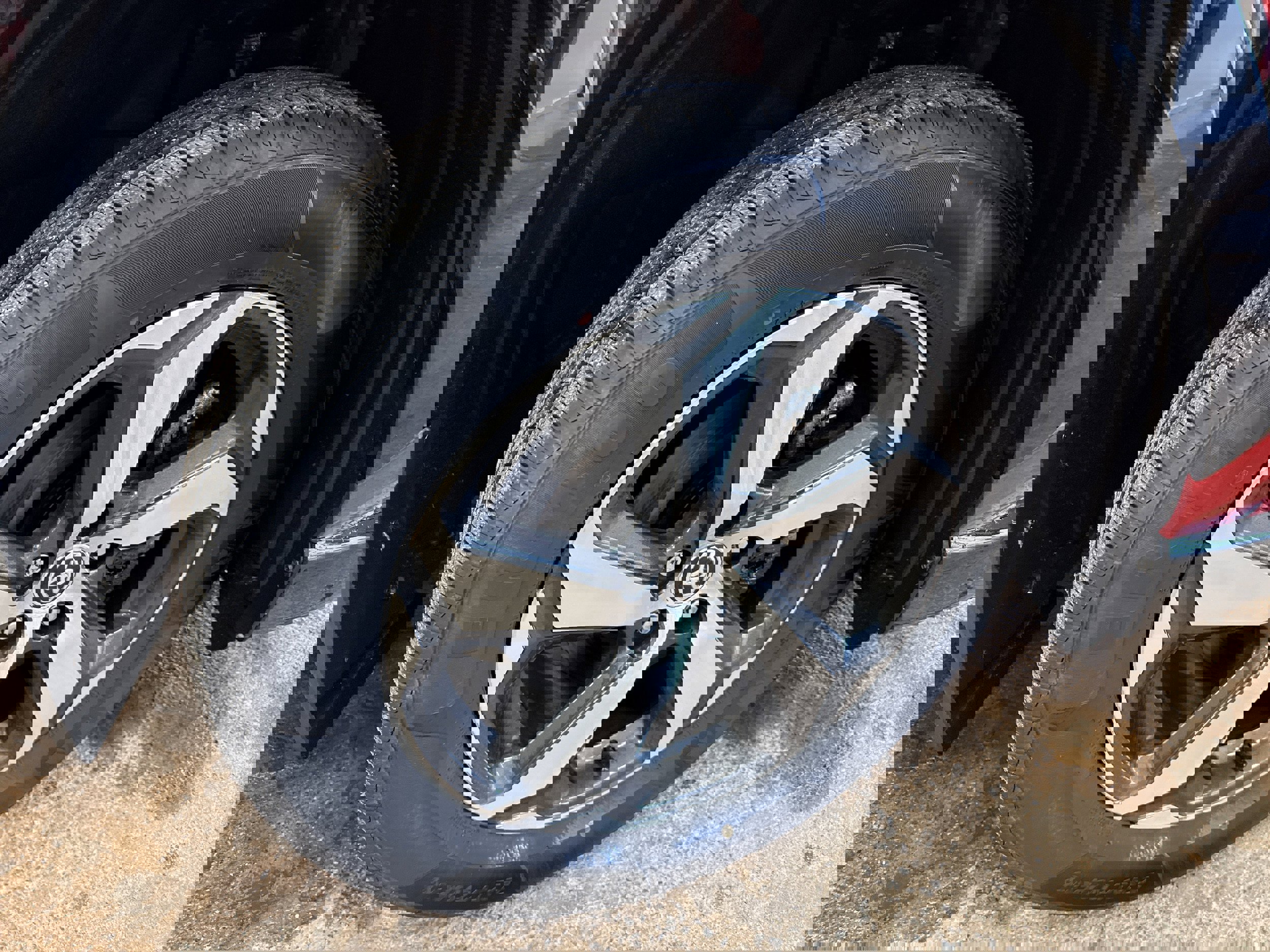 Used 2024 Toyota RAV4 SE w/ Weather & Moonroof Package image 12