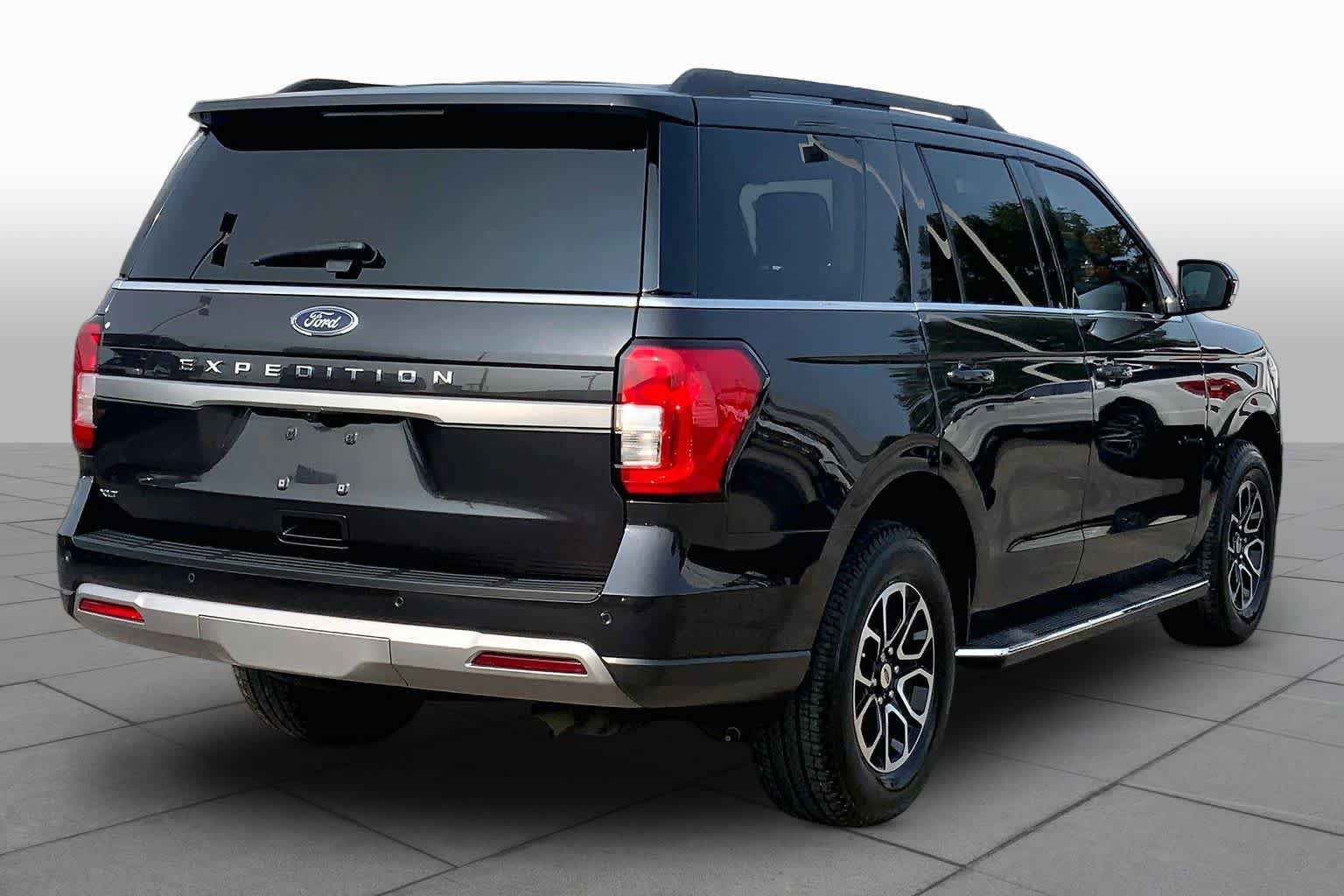 Used 2023 Ford Expedition XLT RWD image 13