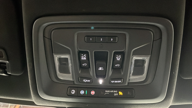 Used 2025 GMC Sierra 3500 Denali Ultimate AWD/4WD image 37
