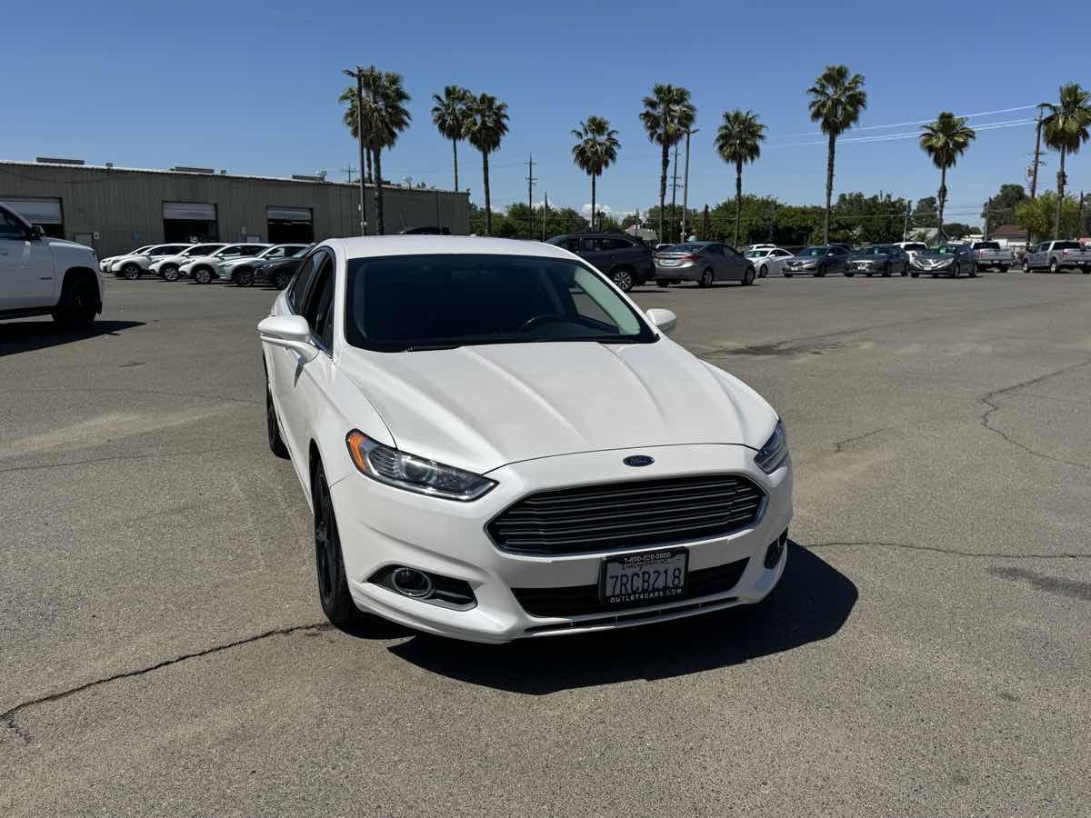 Used 2016 Ford Fusion SE image 3