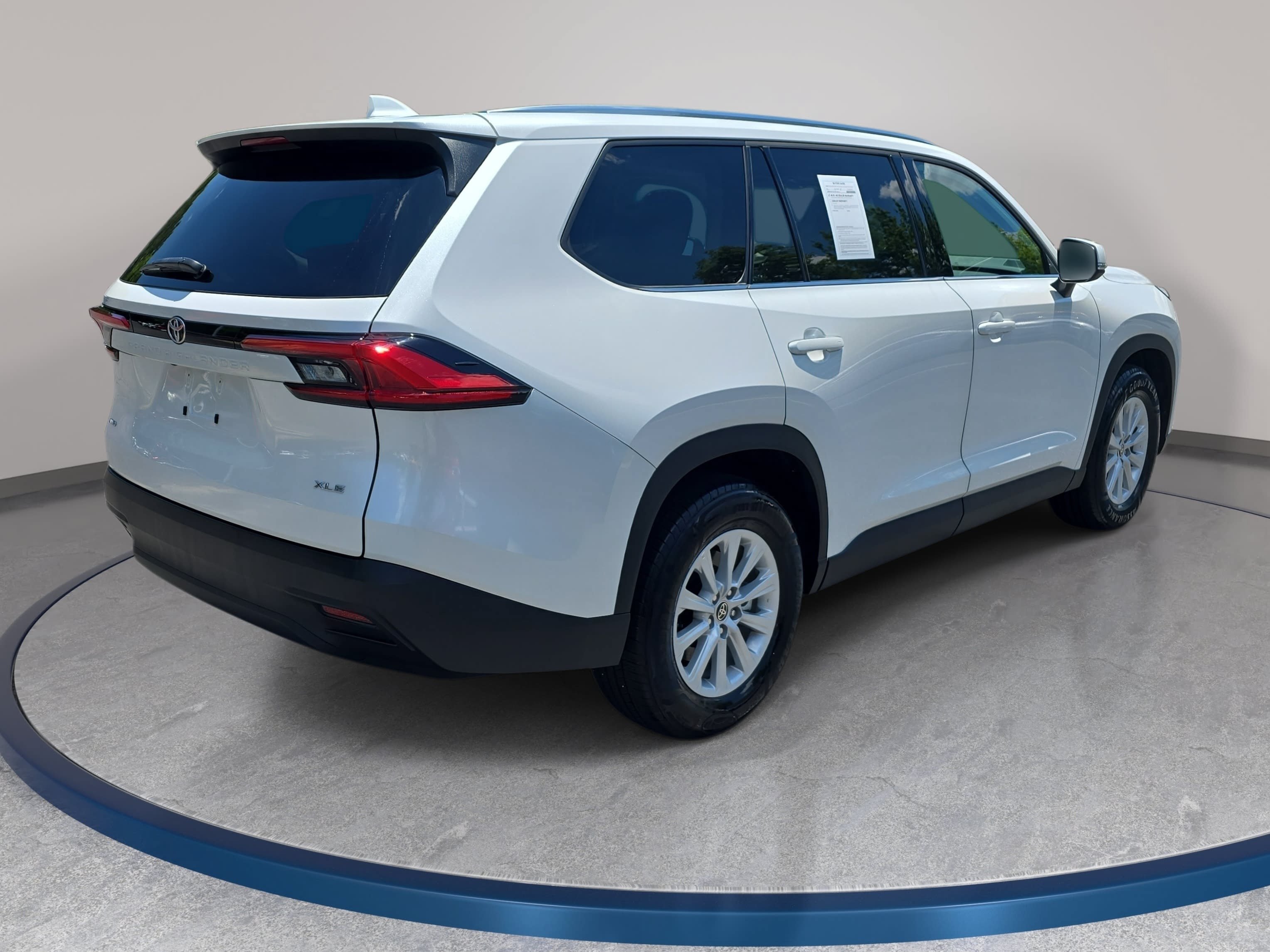 Used 2024 Toyota Grand Highlander AWD image 5