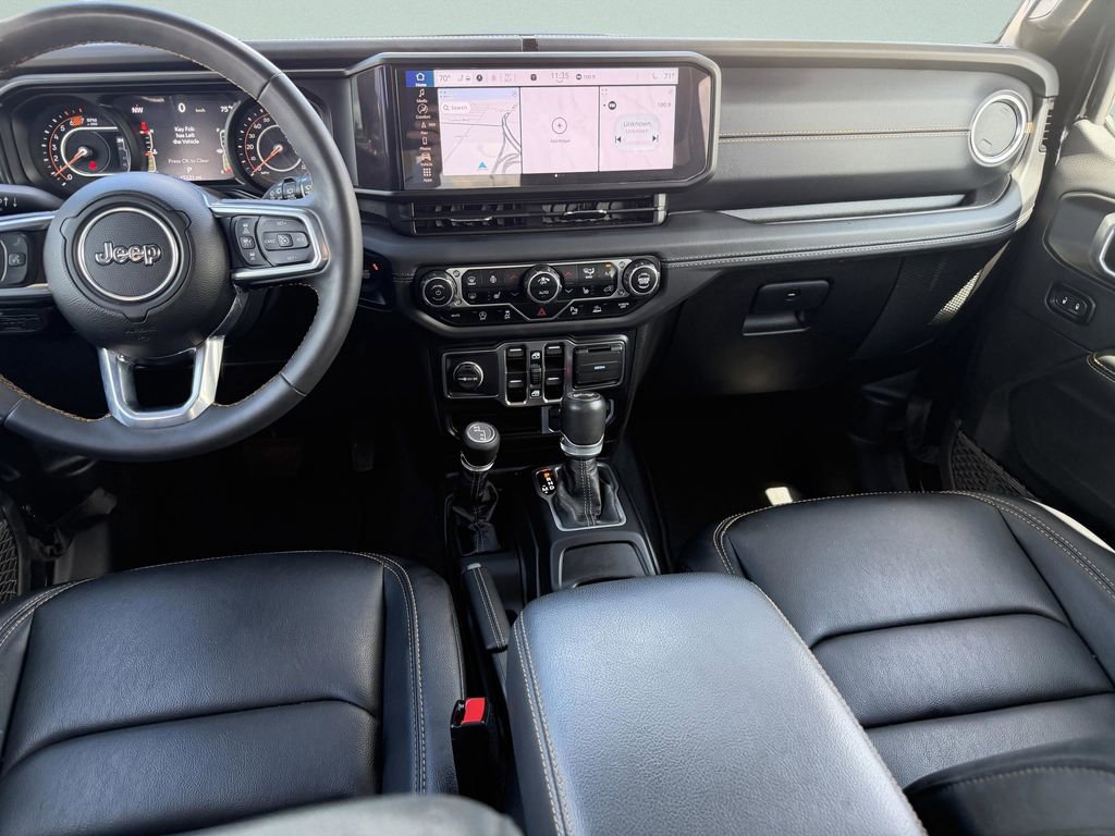 Used 2024 Jeep Wrangler Unlimited Sahara w/ Technology Group AWD/4WD image 17