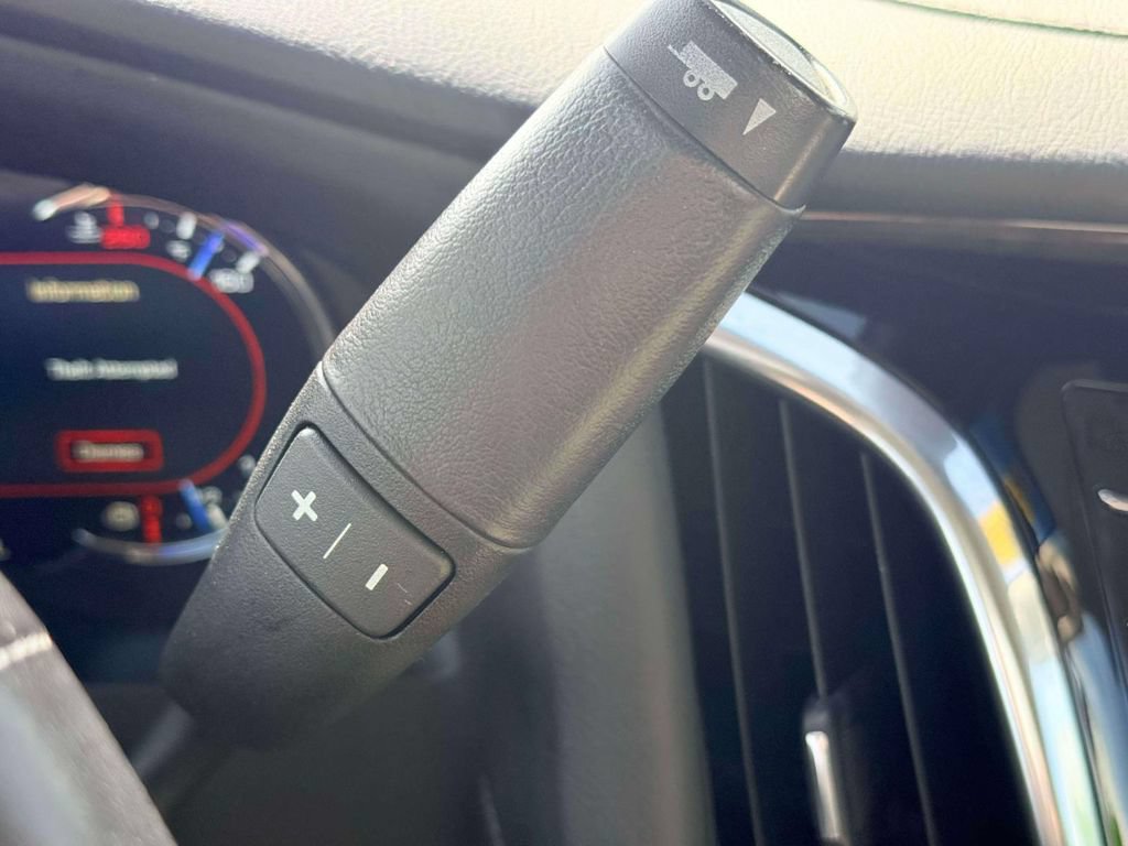Used 2018 Cadillac Escalade Luxury AWD/4WD image 24