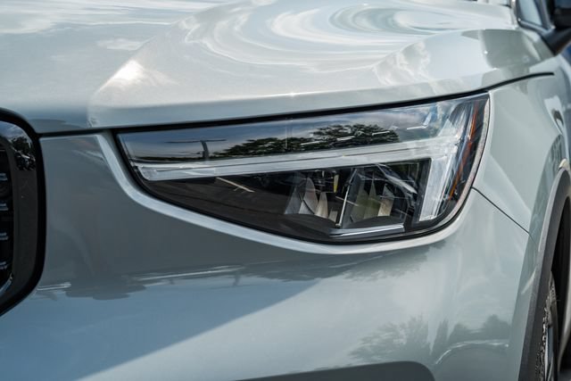 New 2026 Volvo XC40 B5 Plus w/ Climate Package AWD/4WD image 13