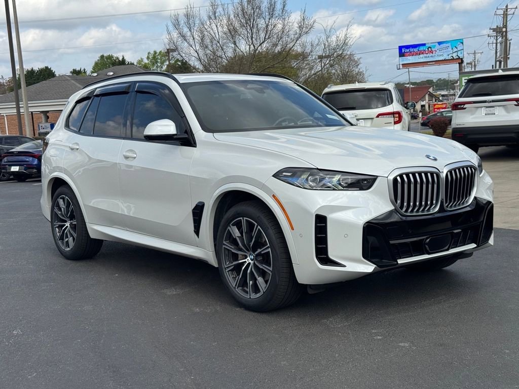 Used 2025 BMW X5 xDrive40i w/ M Sport Package image 1