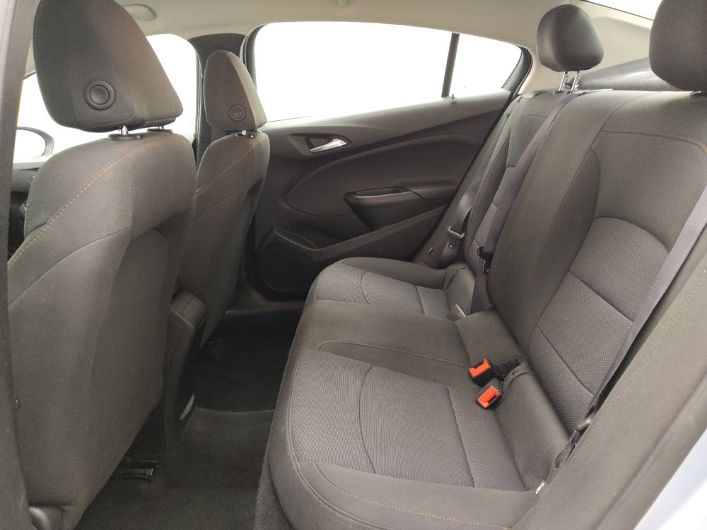 Used 2017 Chevrolet Cruze LS FWD image 18