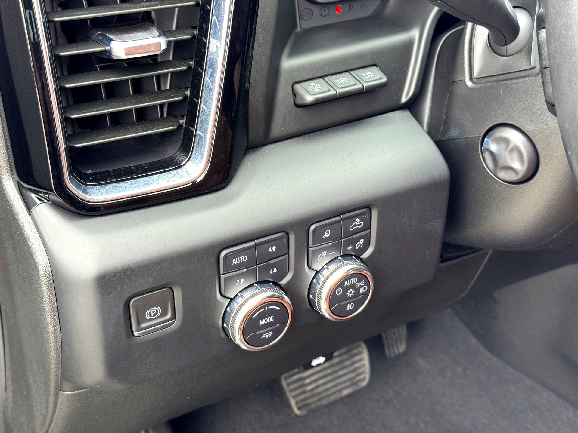 Used 2023 GMC Sierra 1500 Denali Ultimate AWD/4WD image 16