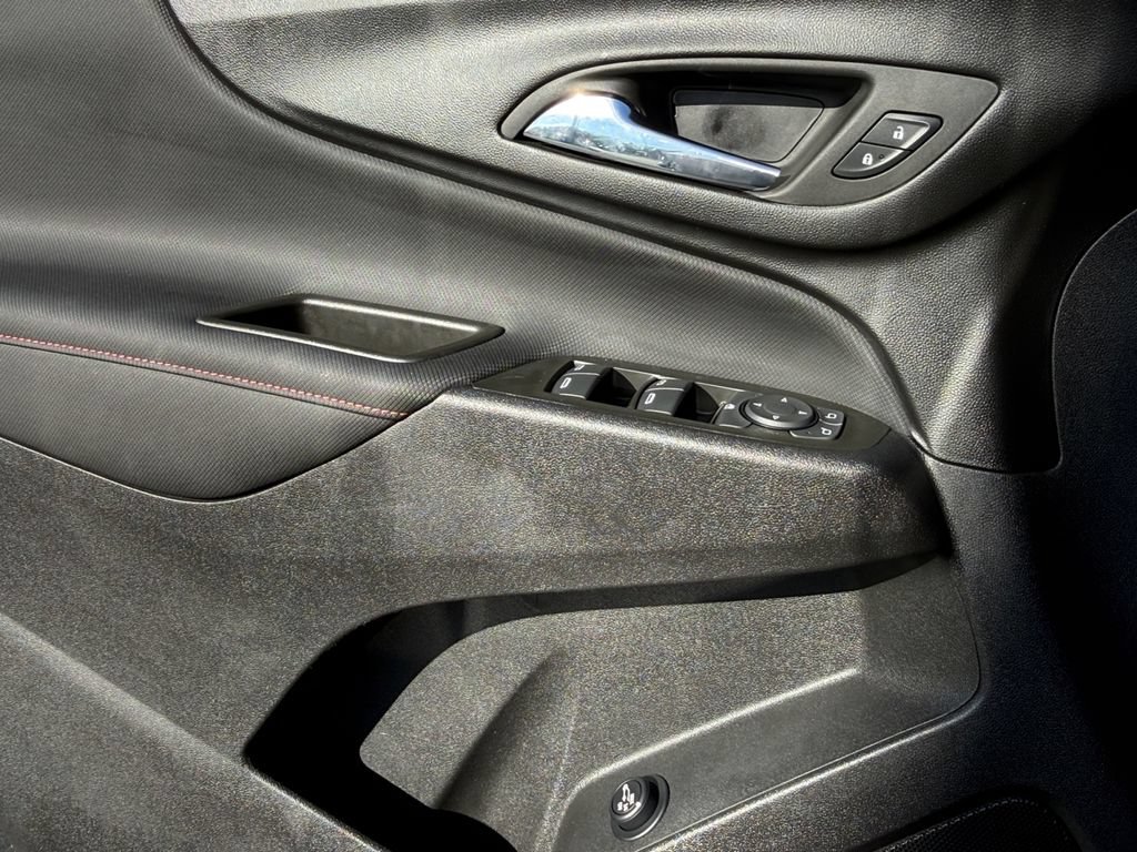 Used 2023 Chevrolet Equinox RS AWD/4WD image 11