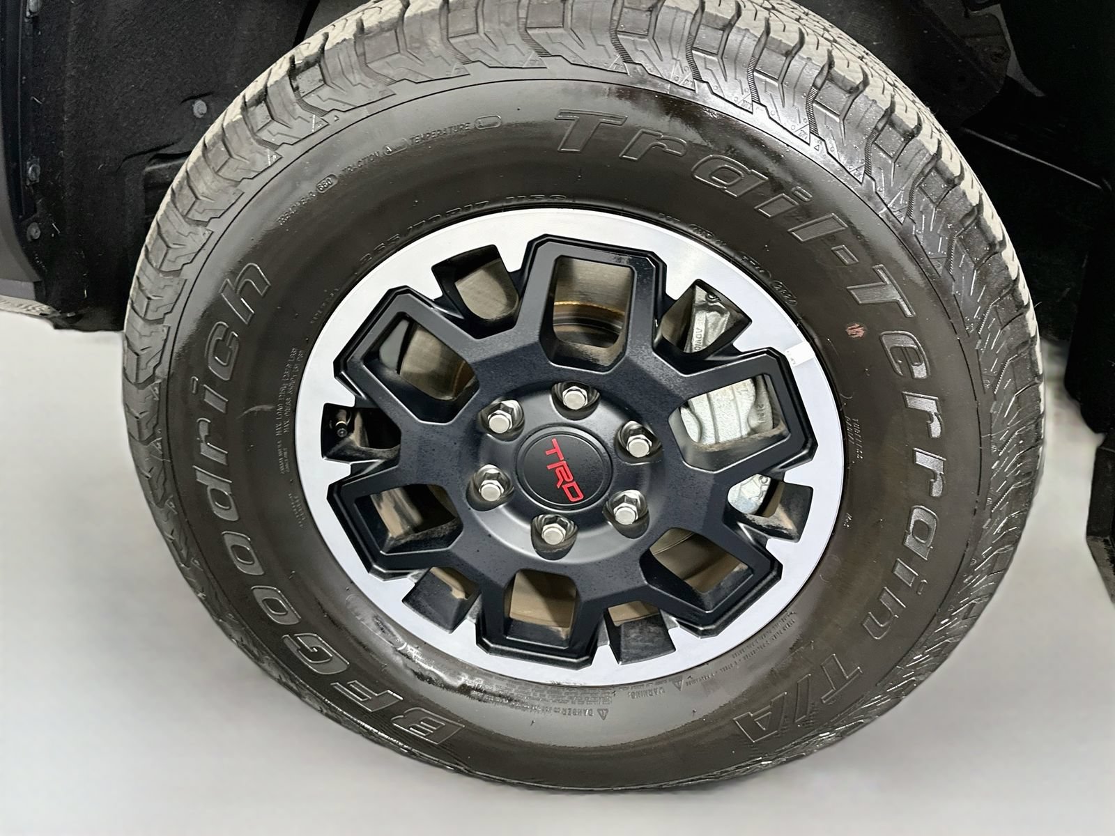 Certified 2024 Toyota Tacoma TRD Off-Road w/ TRD Off Road Upgrade Package AWD/4WD image 32