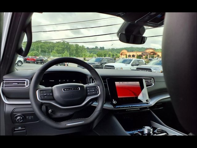 New 2025 Jeep Wagoneer L Series II w/ Convenience Group I image 10