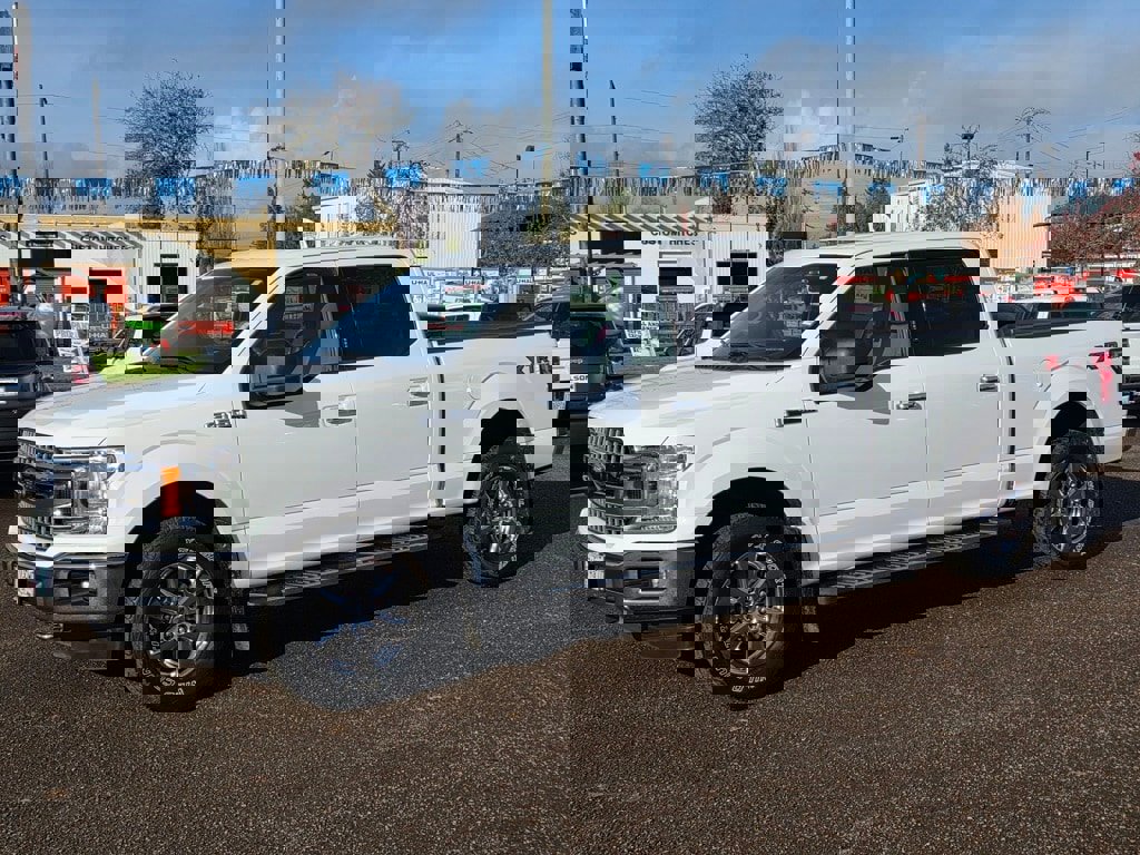 Used 2018 Ford F150 XLT w/ XTR Package image 25