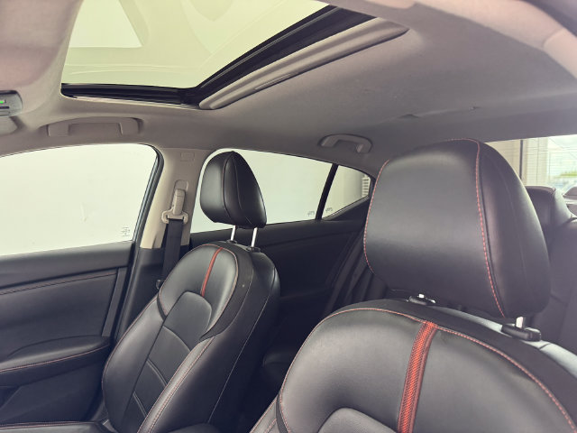 Used 2024 Nissan Sentra SR w/ SR Premium Package FWD image 5