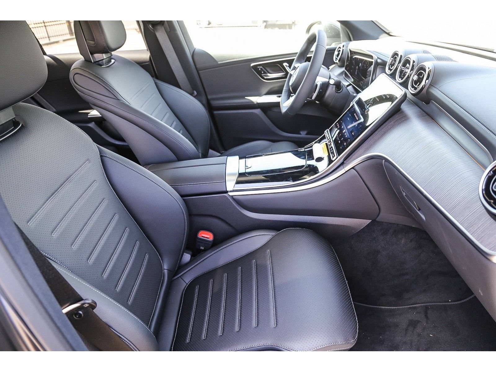New 2026 Mercedes-Benz GLC 350e 4MATIC image 15