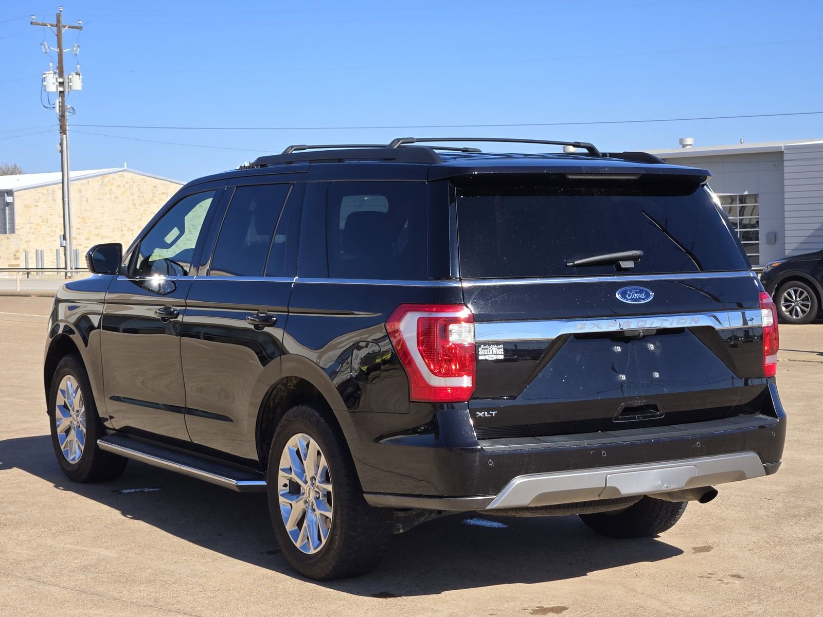 Used 2021 Ford Expedition XLT image 7