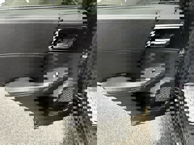 Used 2024 Mitsubishi Outlander SE image 13