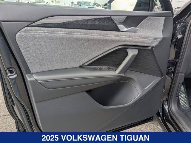 Certified 2025 Volkswagen Tiguan S w/ 18" Wheel Package AWD/4WD image 10