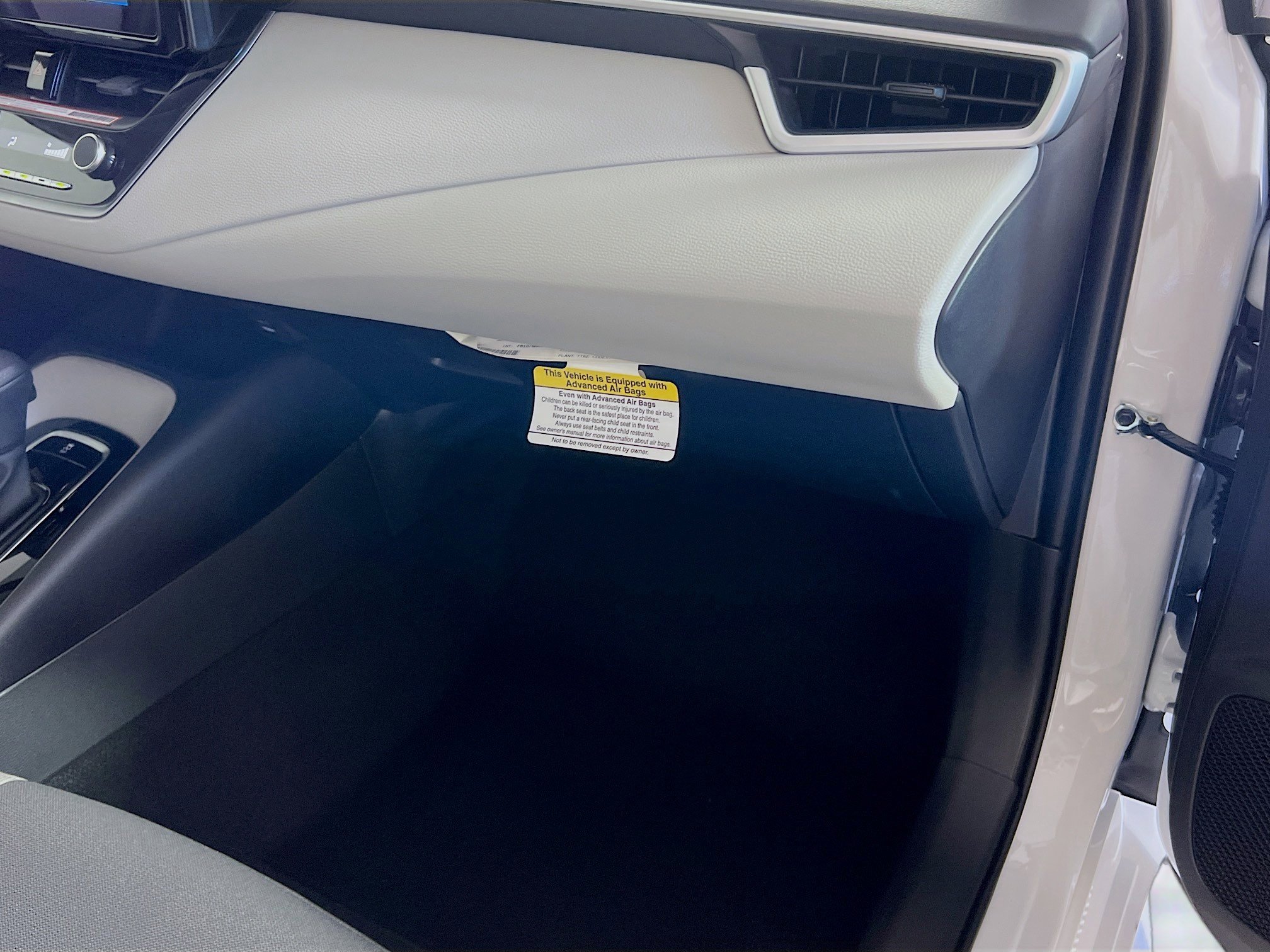 Used 2025 Toyota Corolla LE image 34