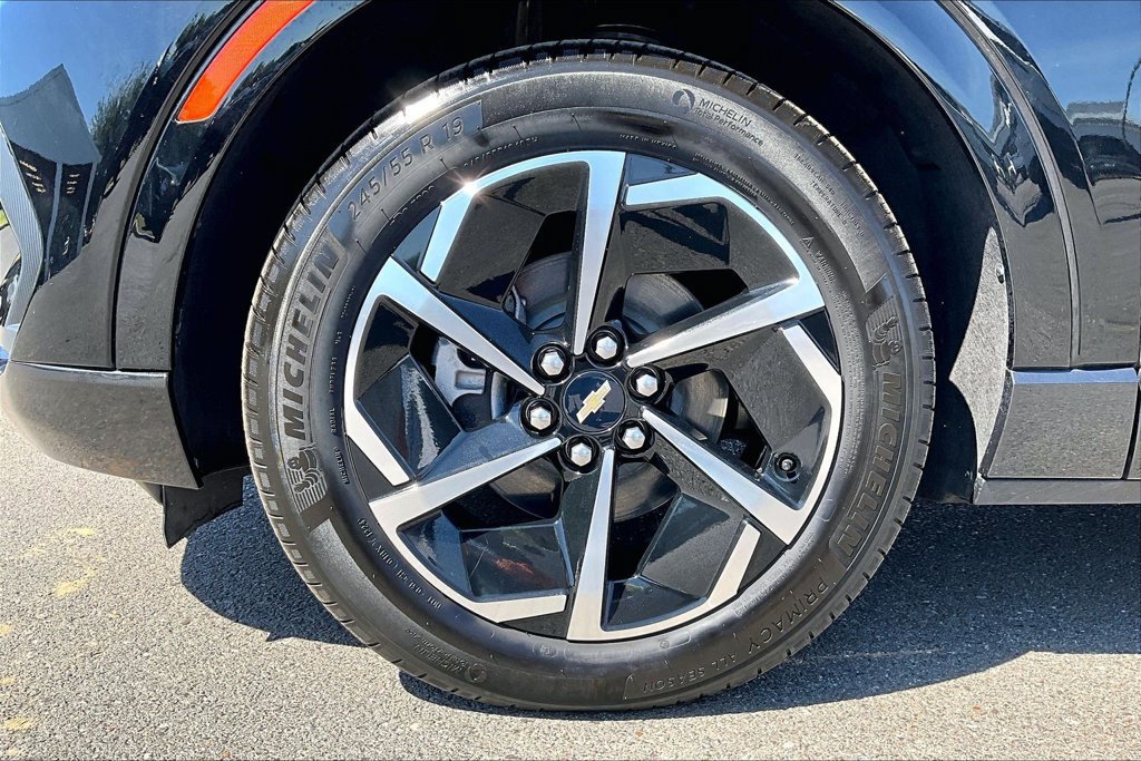 Used 2024 Chevrolet Equinox EV LT FWD image 34