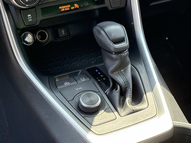 Used 2020 Toyota RAV4 XLE w/ Convenience Package image 23