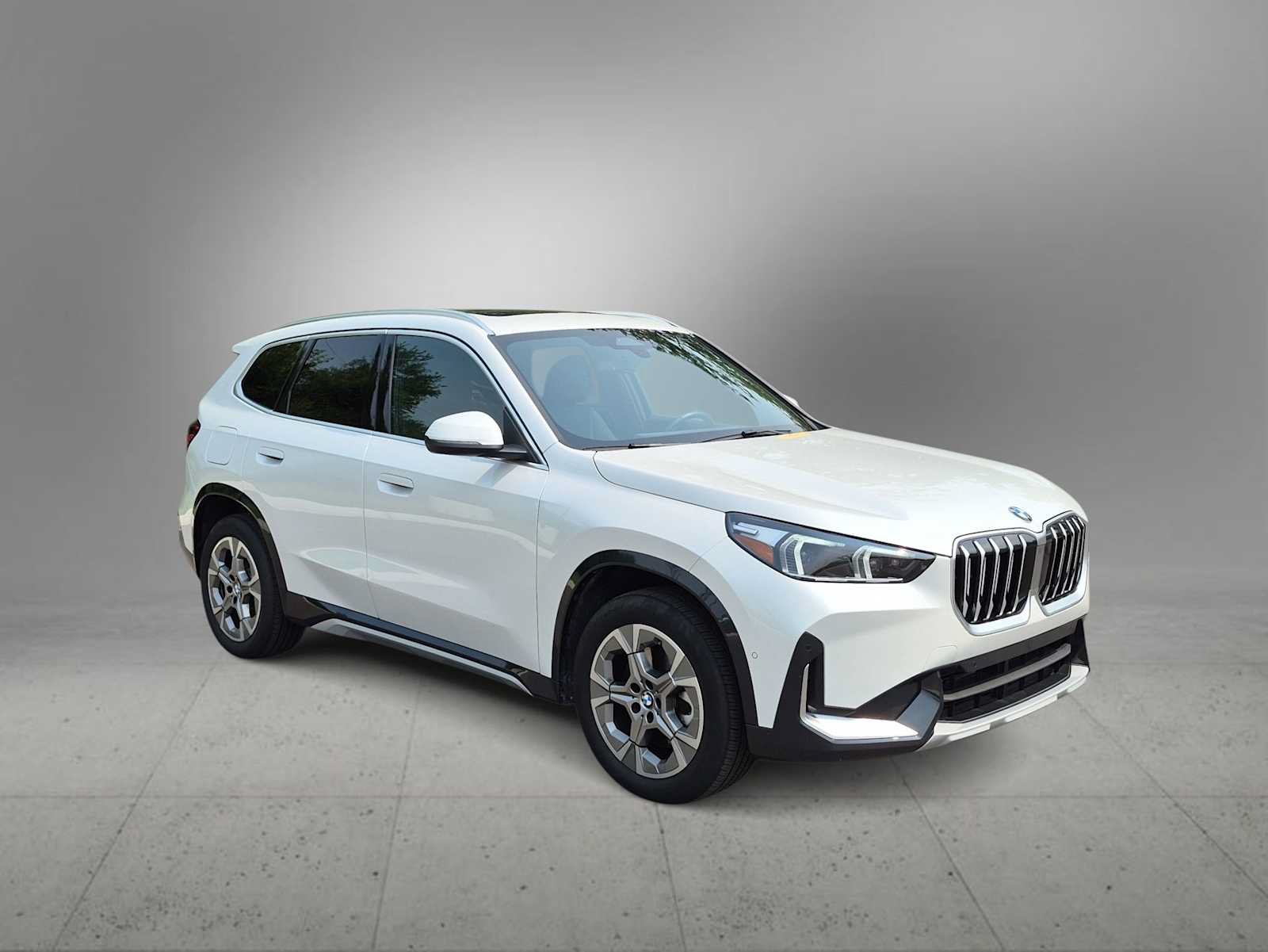 New 2026 BMW X1 xDrive28i AWD/4WD image 2