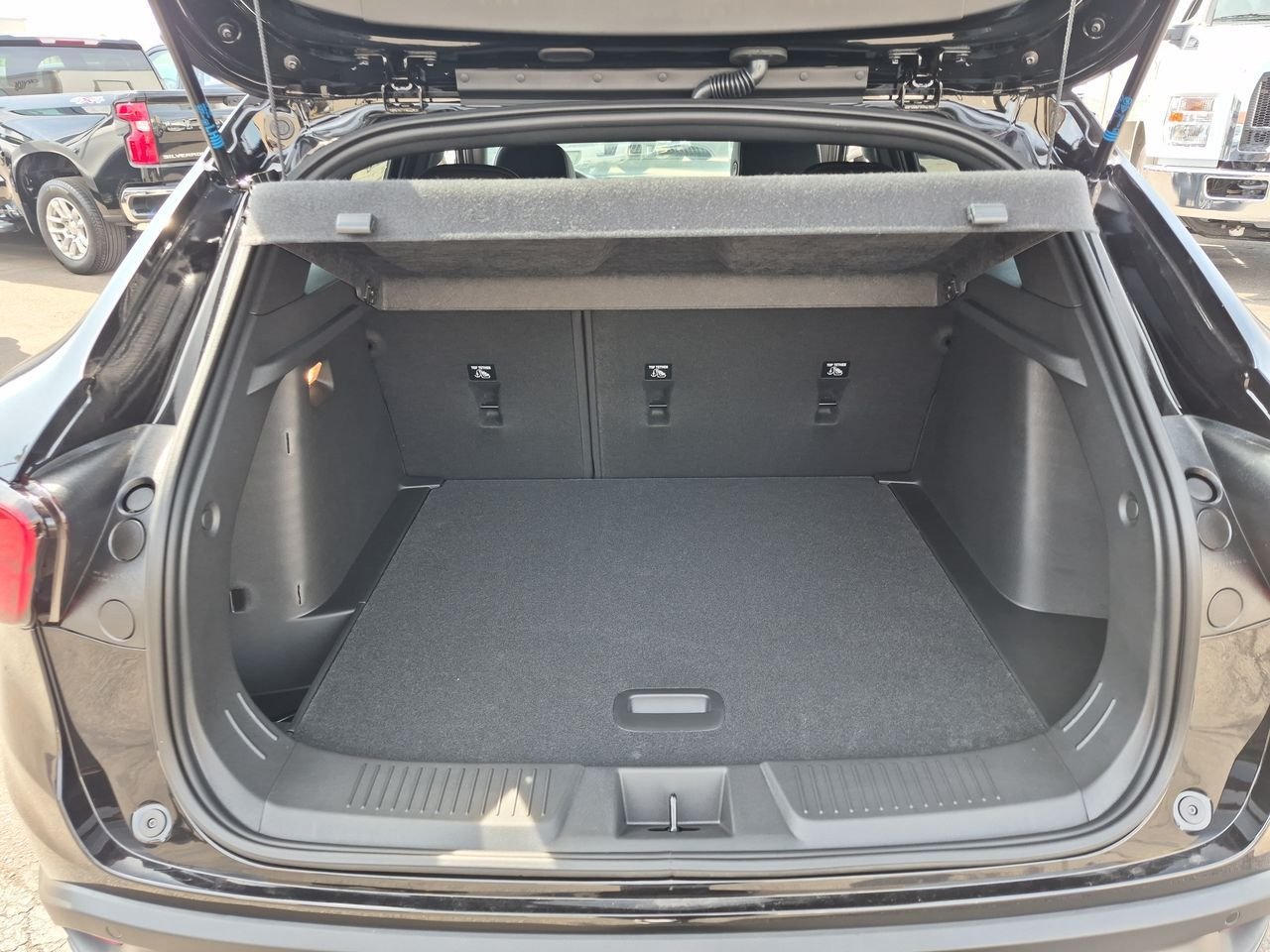 New 2026 Chevrolet Trax RS w/ Sunroof Package FWD image 27