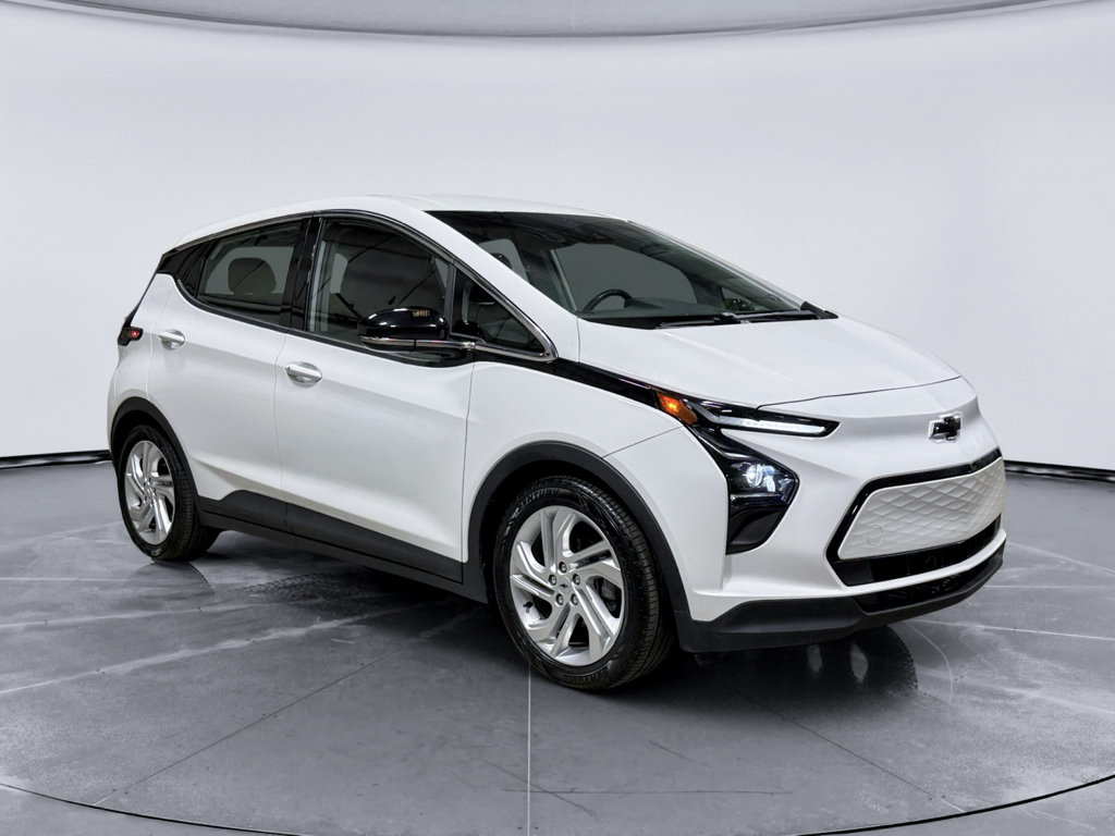 Used 2022 Chevrolet Bolt LT FWD image 4