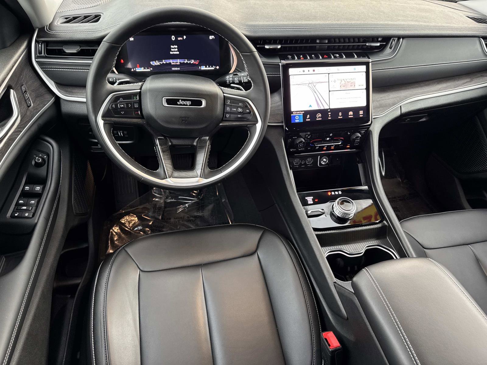 Used 2024 Jeep Grand Cherokee Limited w/ Black Appearance Package image 2