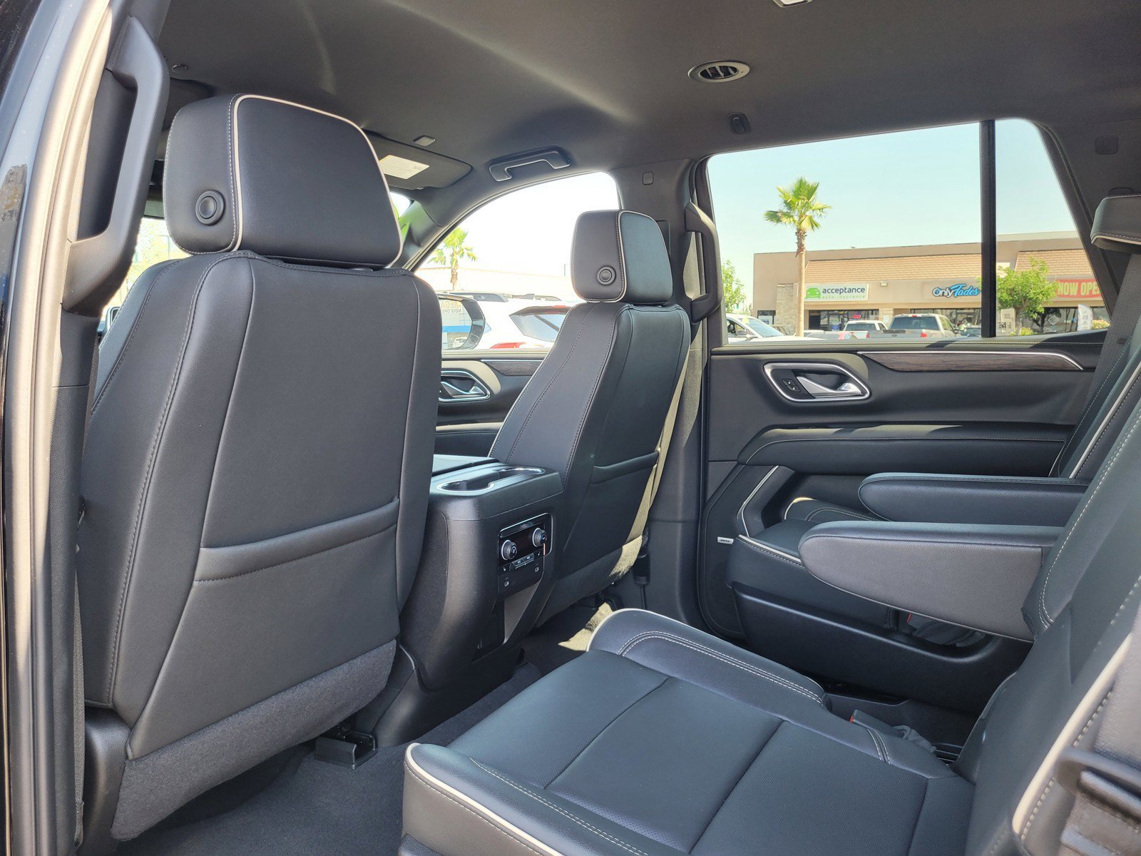 Used 2024 Chevrolet Tahoe Premier w/ Max Trailering Package AWD/4WD image 15