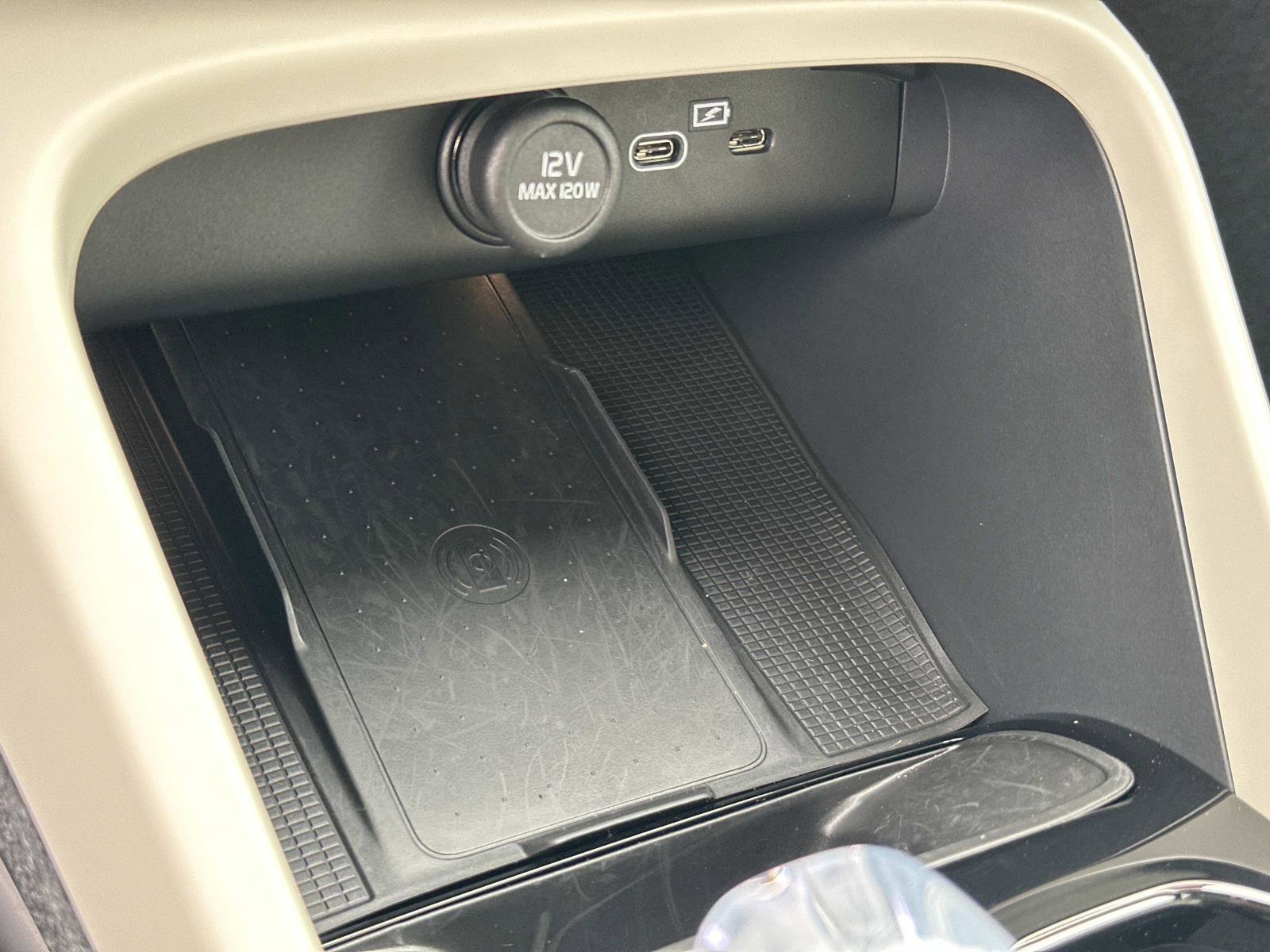 Certified 2026 Volvo XC40 B5 Plus w/ Protection Package Premier image 13