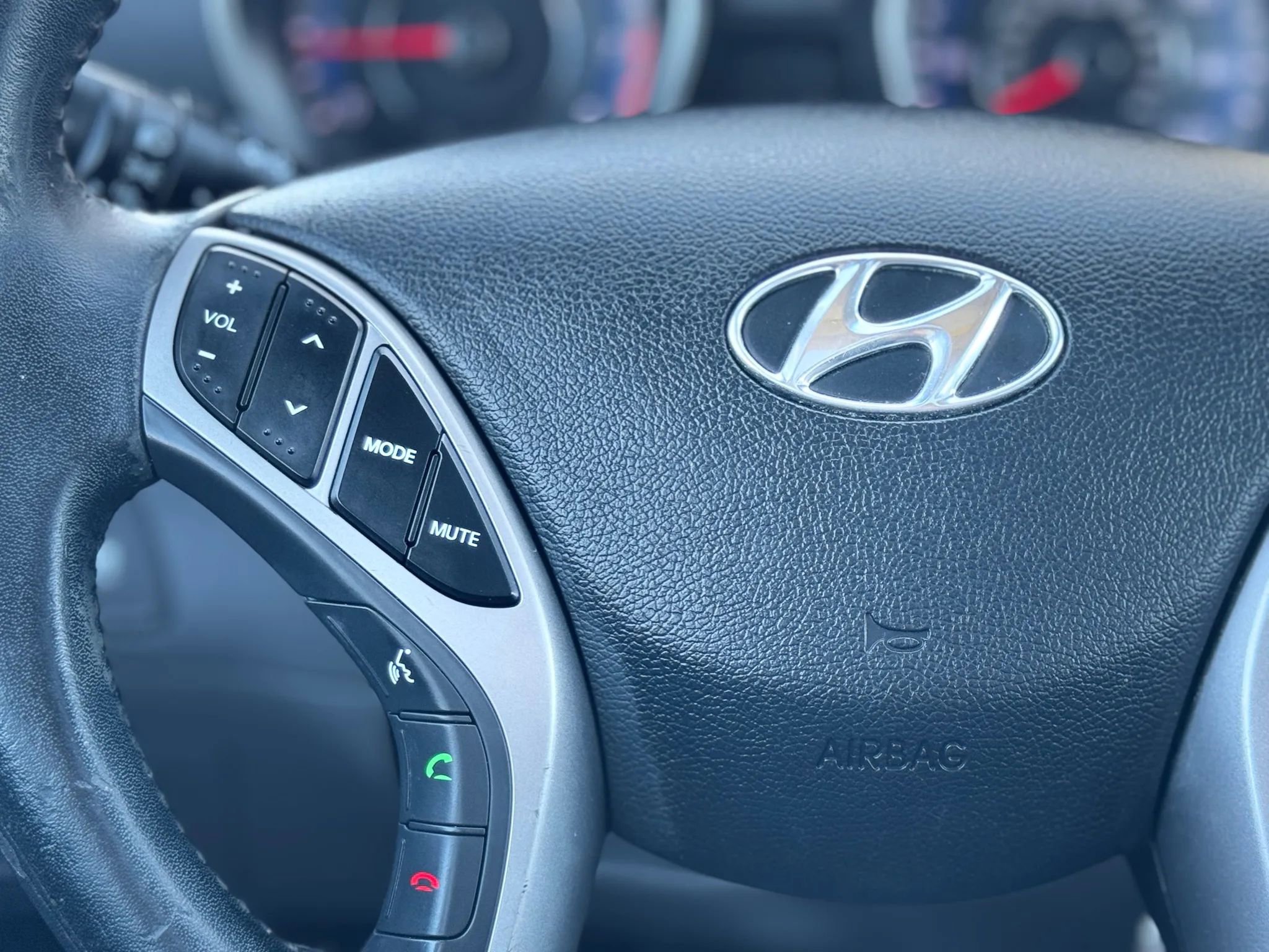 Used 2013 Hyundai Elantra Limited image 18