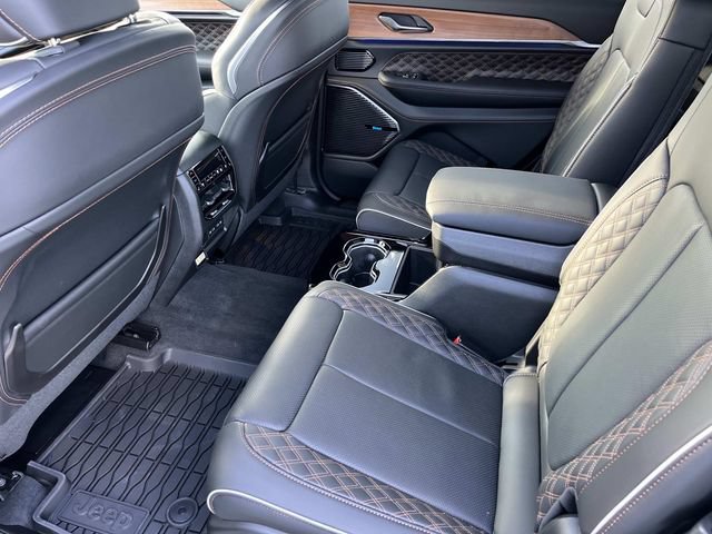 New 2027 Jeep Grand Cherokee L Summit w/ Obsidian Package AWD/4WD image 17