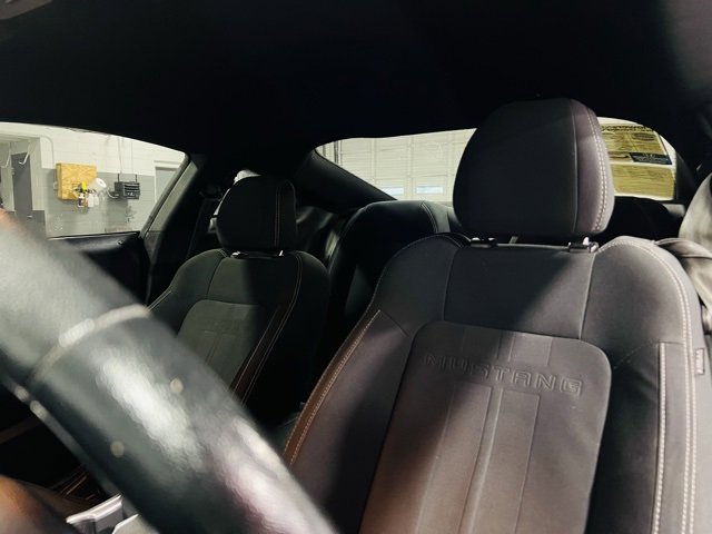 Used 2019 Ford Mustang EcoBoost image 3