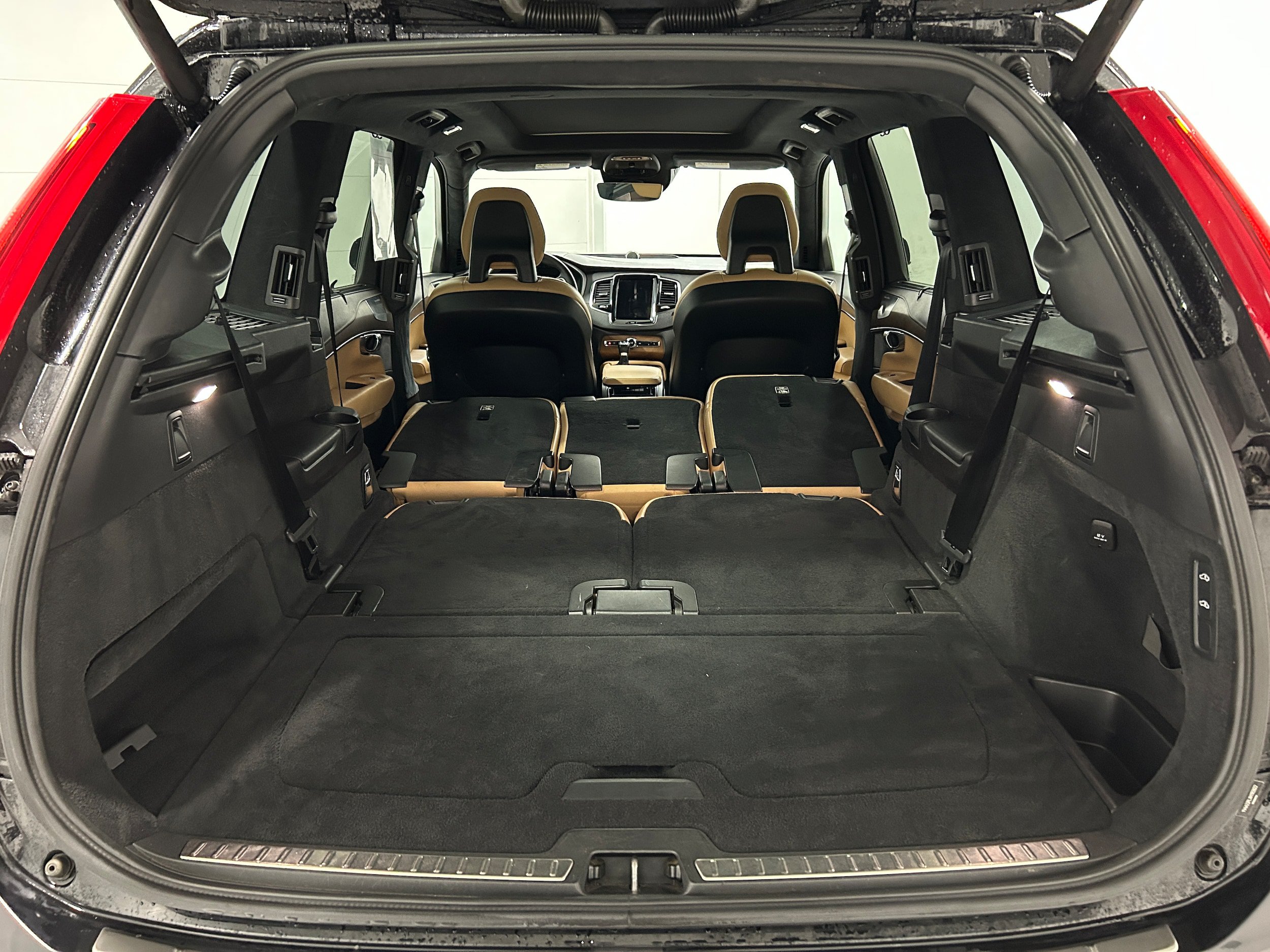 Used 2017 Volvo XC90 T6 Inscription w/ Luxury Package AWD/4WD image 37