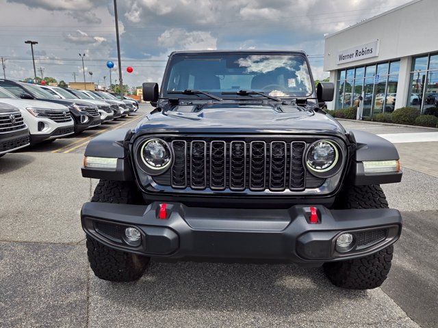 Used 2024 Jeep Wrangler Unlimited Rubicon w/ Technology Group AWD/4WD image 2