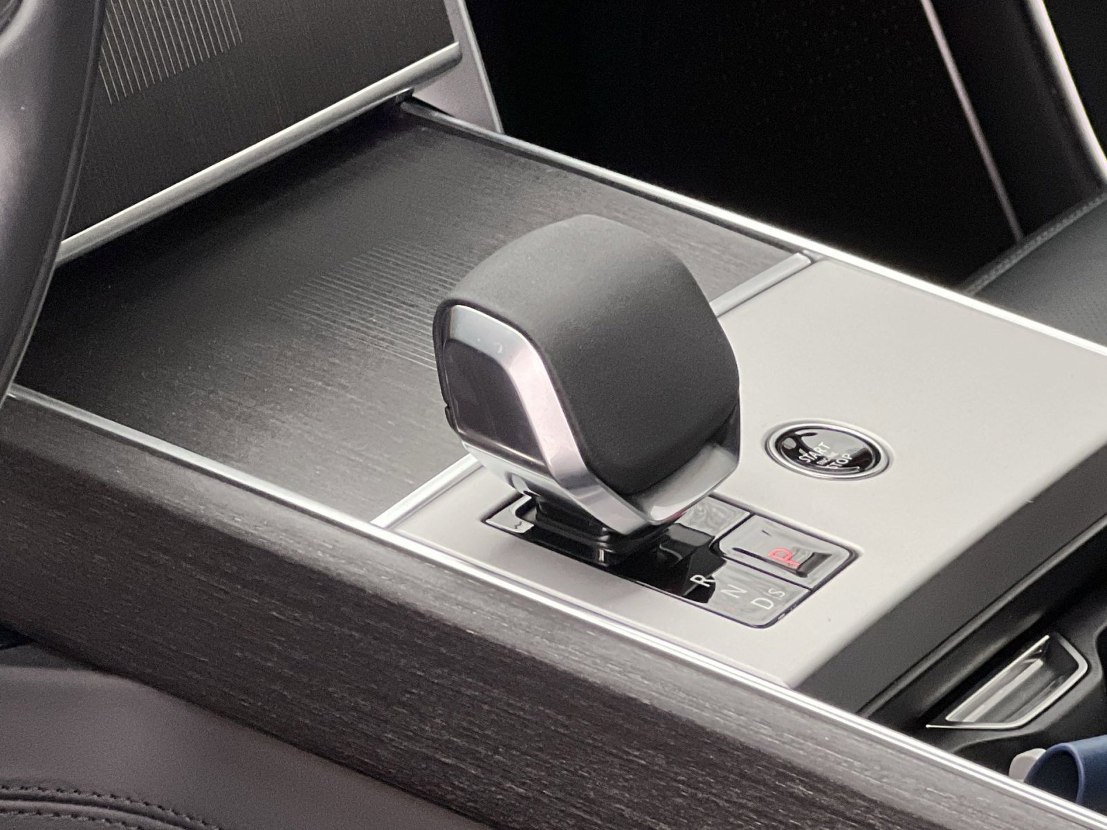 Used 2025 Land Rover Range Rover Autobiography image 20