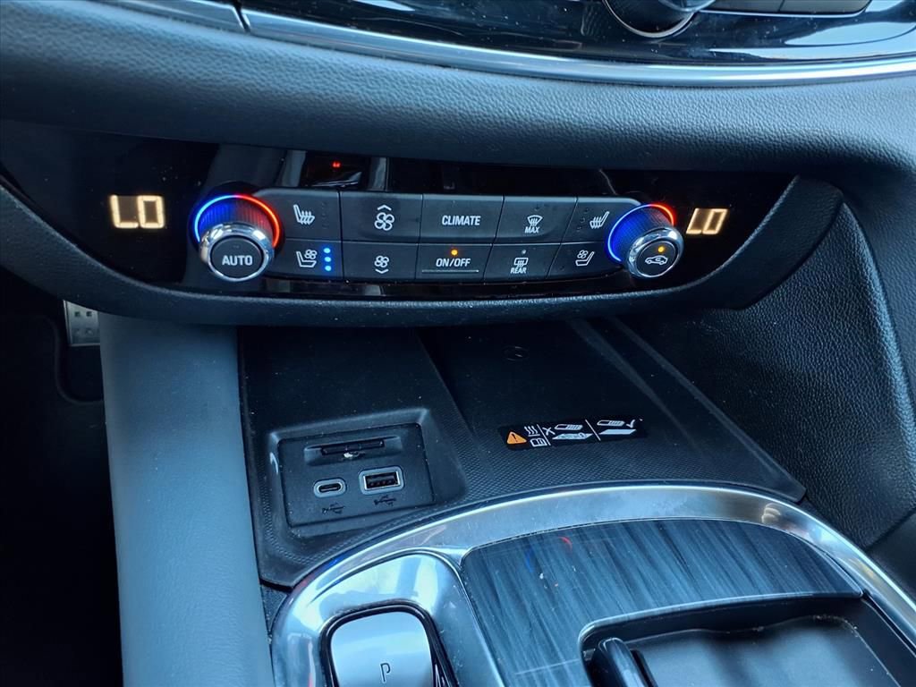 Used 2024 Buick Enclave Premium image 21