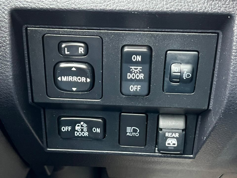 Used 2021 Toyota Tundra SR5 w/ Trail Edition image 17