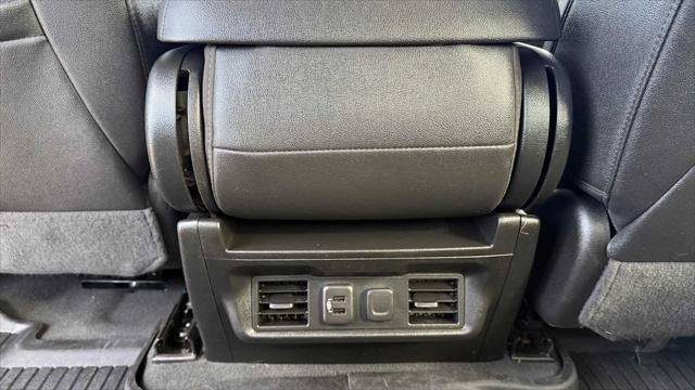 Used 2022 Chevrolet Silverado 3500 LTZ AWD/4WD image 15