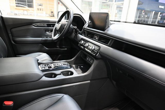 Used 2024 Honda Pilot Touring image 14