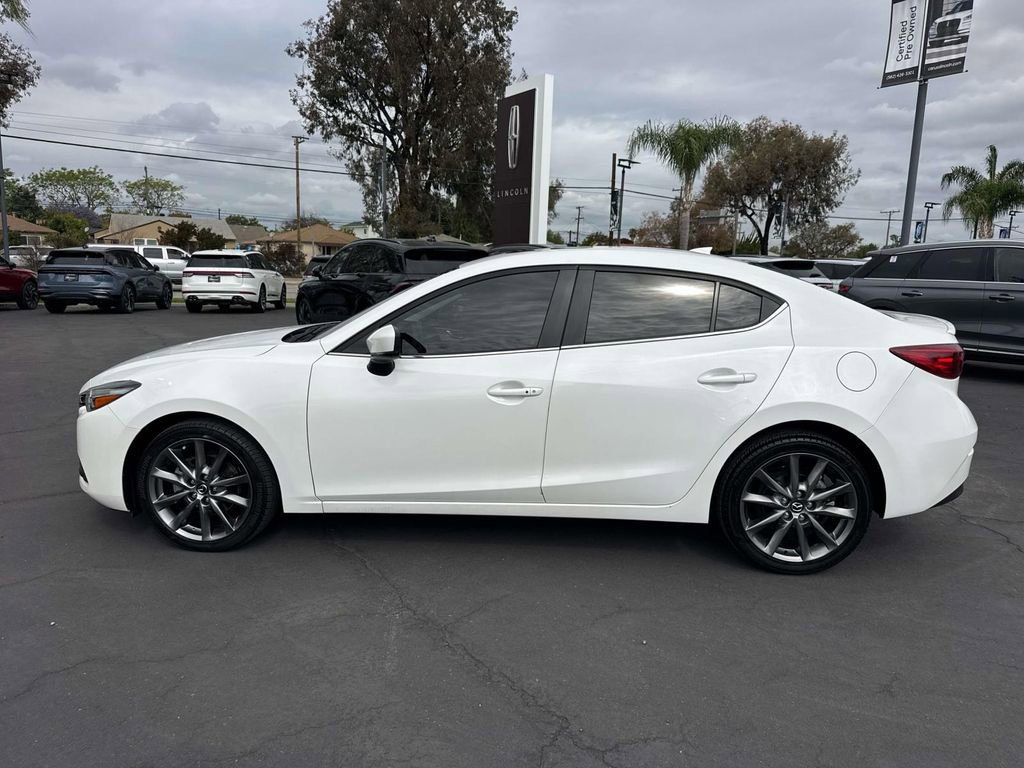 Used 2018 MAZDA MAZDA3 Touring image 5