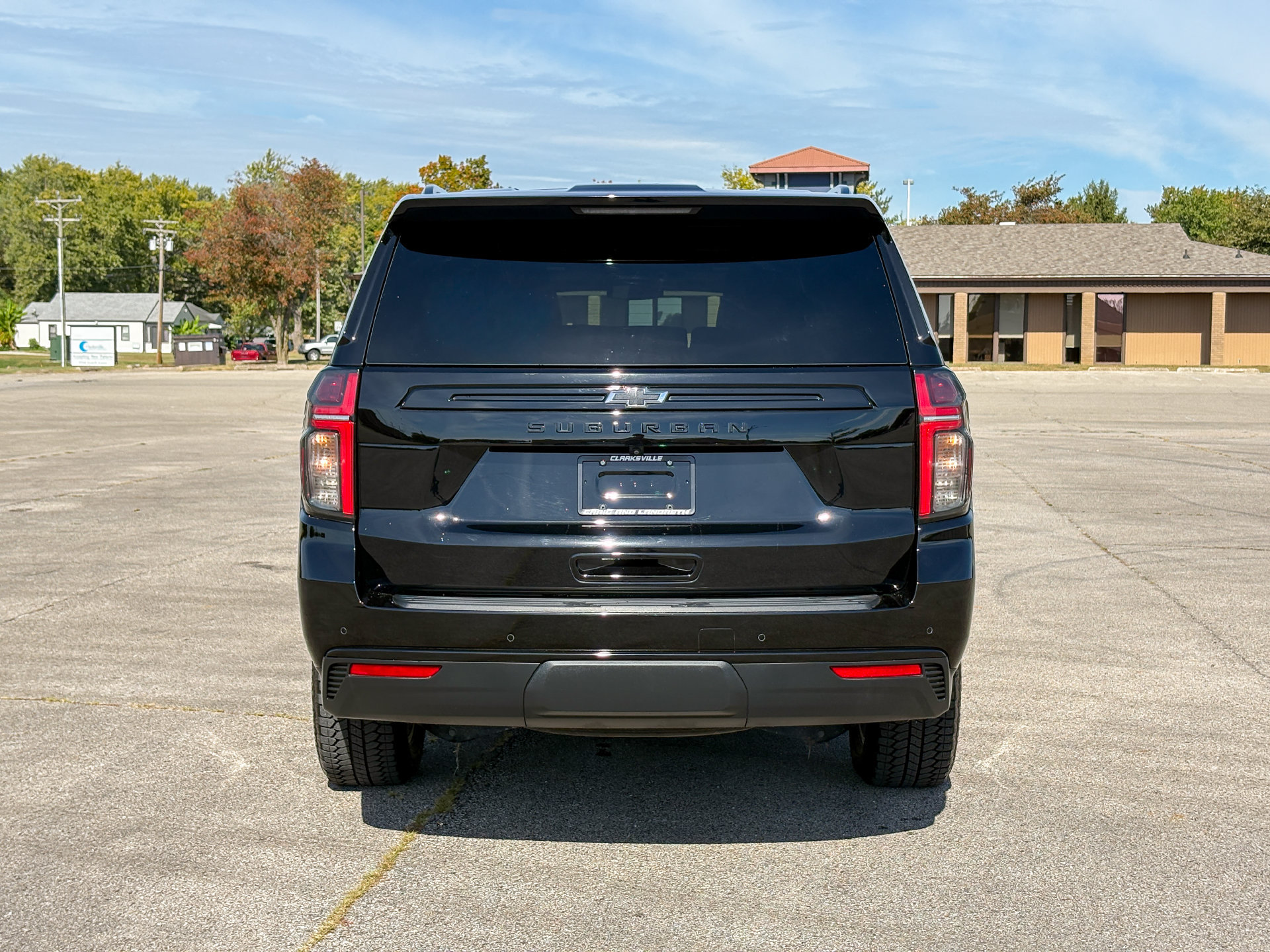 Used 2023 Chevrolet Suburban Z71 w/ Z71 Off-Road Package AWD/4WD image 7