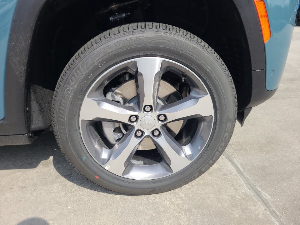 New 2026 Jeep Grand Cherokee L Limited AWD/4WD image 25