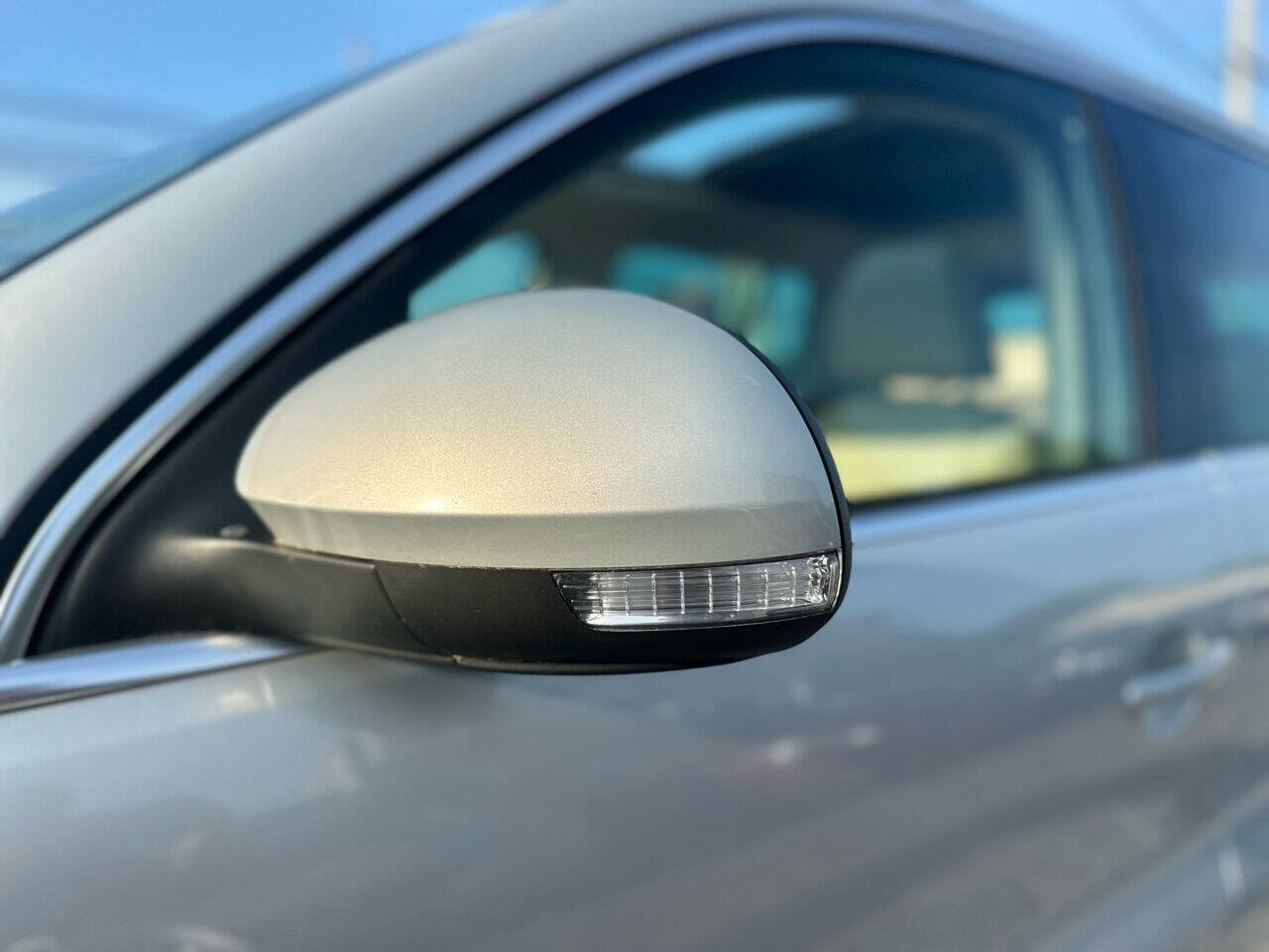 Used 2010 Volkswagen Tiguan Wolfsburg Edition image 23