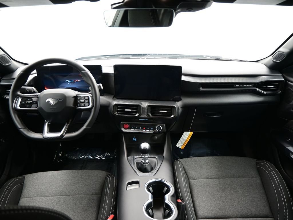 Used 2025 Ford Mustang GT RWD image 9
